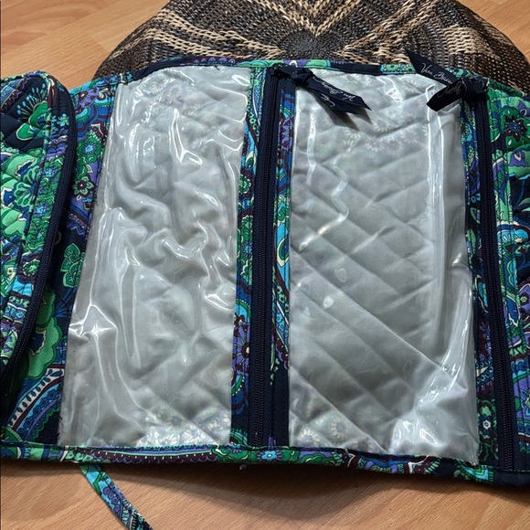 Vera Bradley Floral Blue and Green Travel Bag - Picture 4 of 16